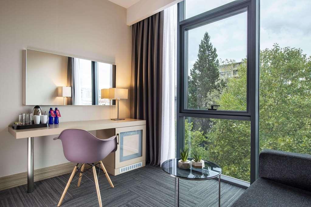 Ramada Encore Tbilisi Quarto foto